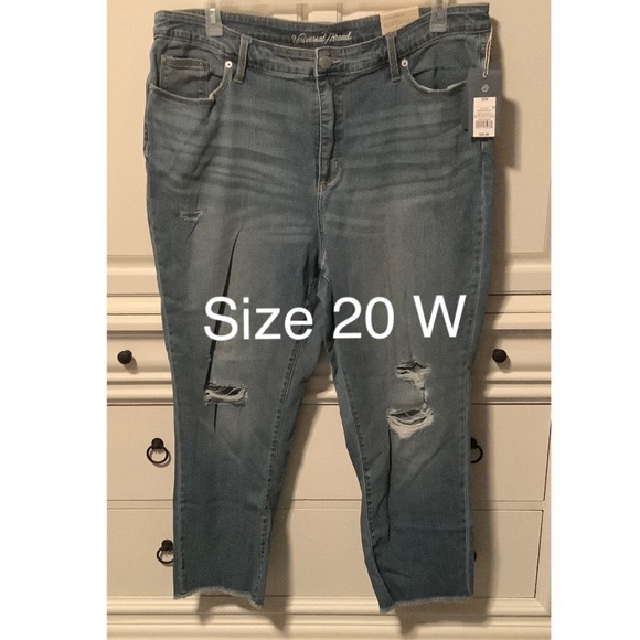 Universal Thread Denim - New with tags Woman’s size 20 W, crop stretchy jeans distressed straight legged